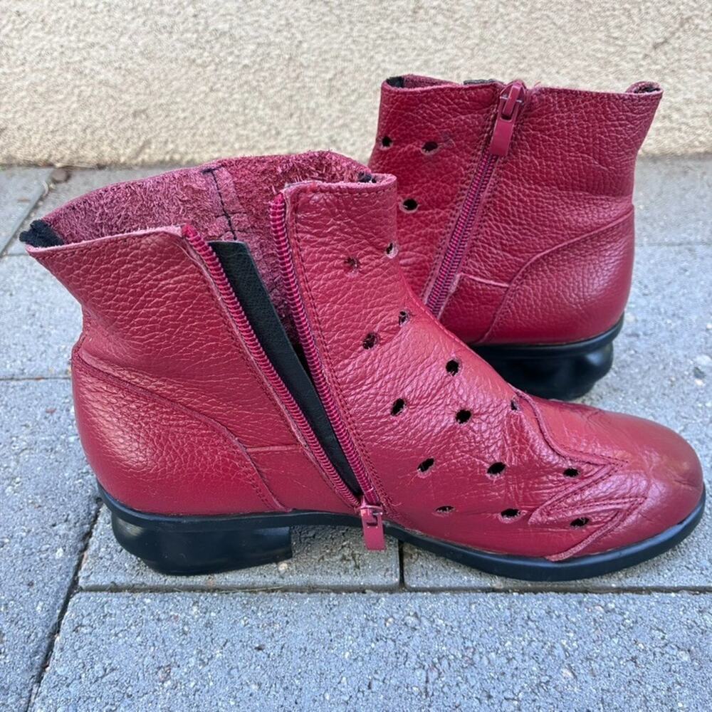 Red Leather Rose Ankle Boots Womens Side Zip 250 US 8.5-9 Boho Cottagecore Y2K - Picture 4 of 12